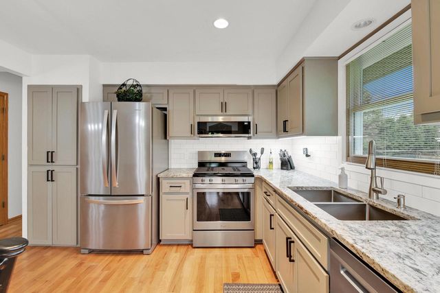 6846 S Juniper COURT, Oak Creek, WI 53154