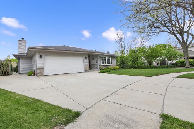 6846 S Juniper COURT, Oak Creek, WI 53154