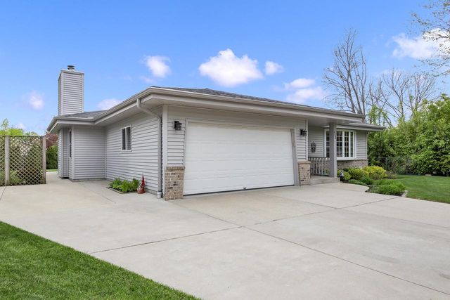 6846 S Juniper COURT, Oak Creek, WI 53154