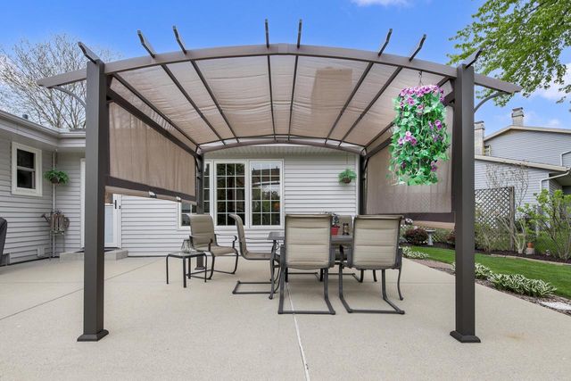 6846 S Juniper COURT, Oak Creek, WI 53154