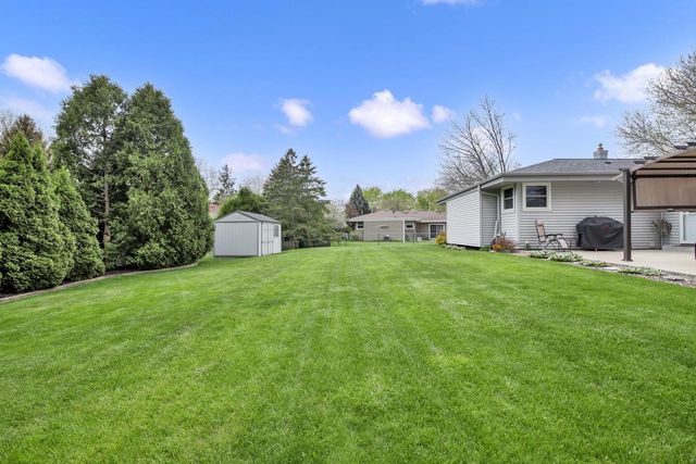 6846 S Juniper COURT, Oak Creek, WI 53154