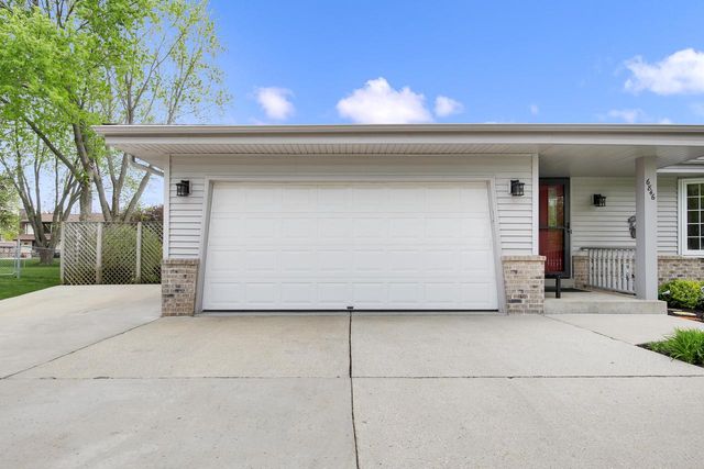 6846 S Juniper COURT, Oak Creek, WI 53154