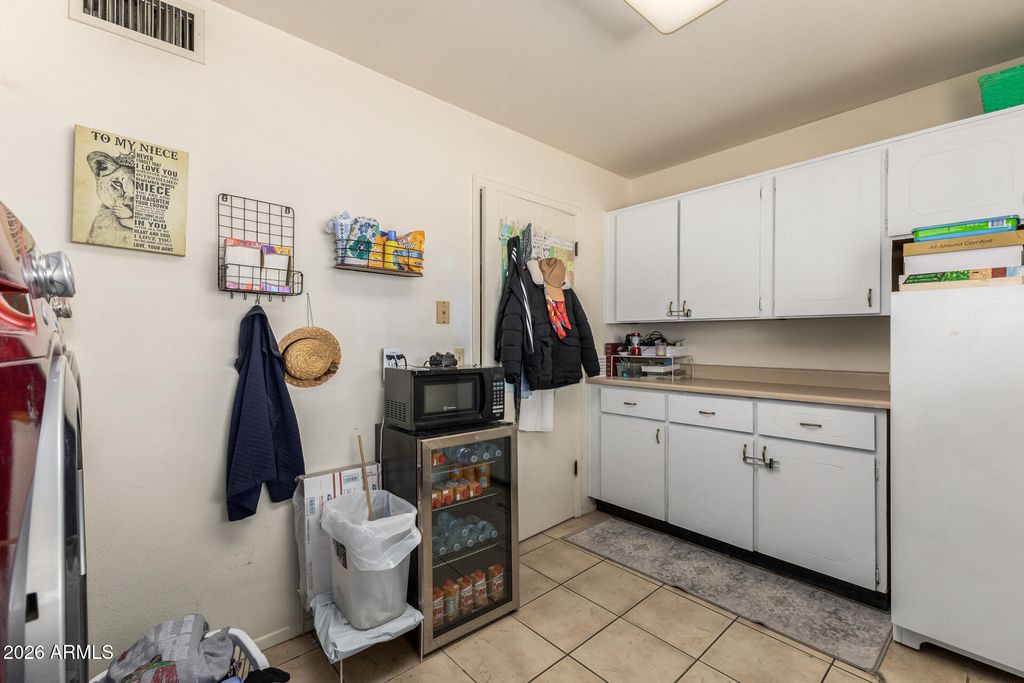 Image 15 of property listing at 1047 E FAIRFIELD Street, Mesa, AZ 85203