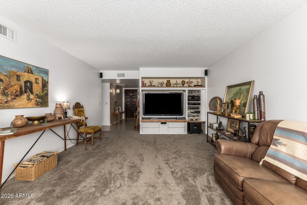 Image 7 of property listing at 1047 E FAIRFIELD Street, Mesa, AZ 85203