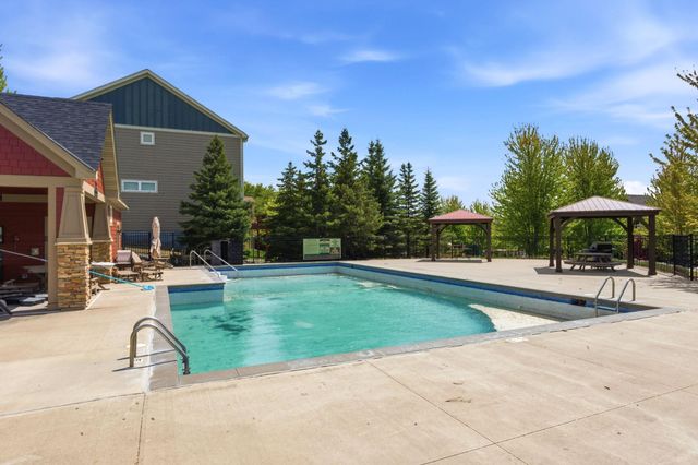 15715 56th Avenue N, Plymouth, MN 55446
