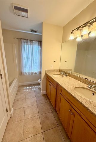 41 Thresher Rd, Hampden, MA 01036