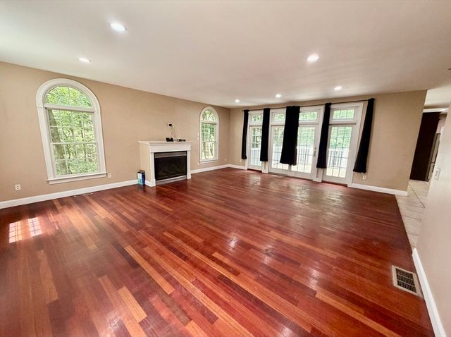 41 Thresher Rd, Hampden, MA 01036