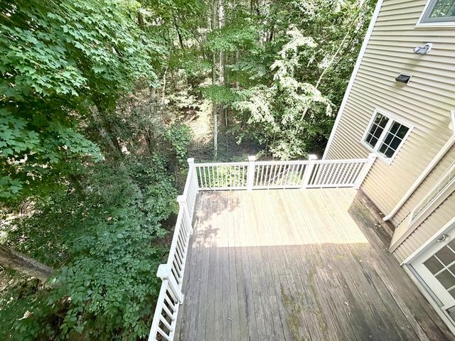41 Thresher Rd, Hampden, MA 01036