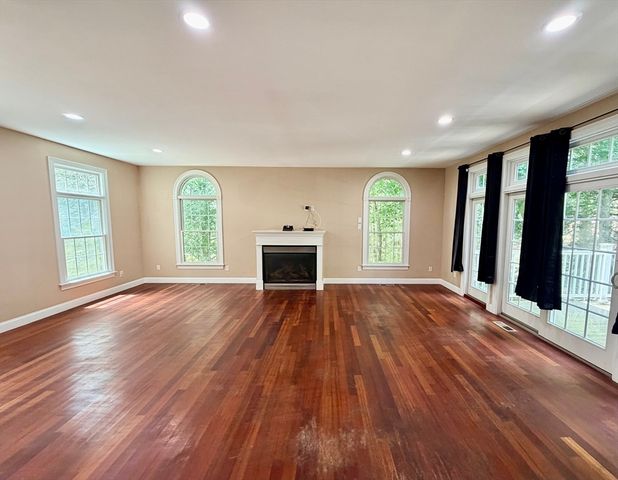 41 Thresher Rd, Hampden, MA 01036