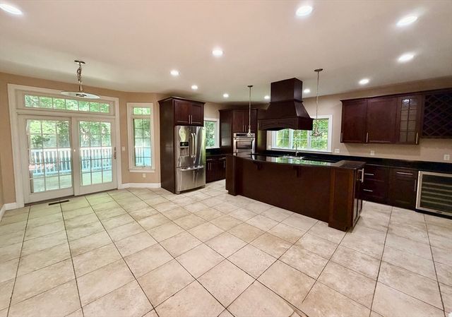 41 Thresher Rd, Hampden, MA 01036