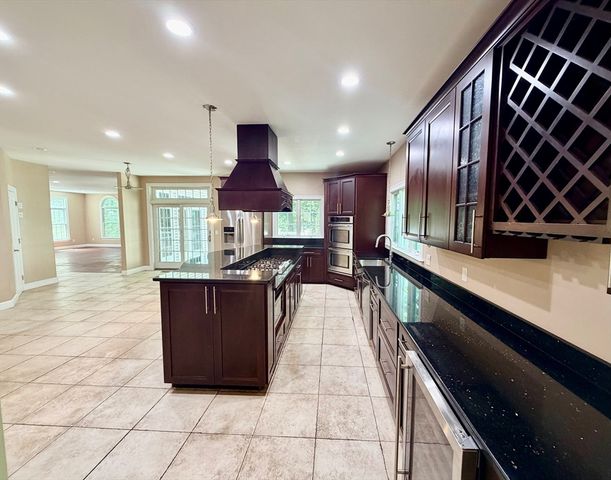 41 Thresher Rd, Hampden, MA 01036