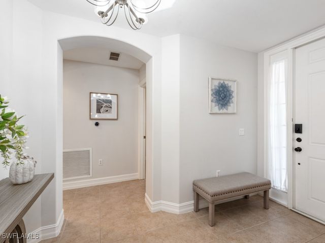 2012 Tarpon Bay DR N 101, Naples, FL 34119