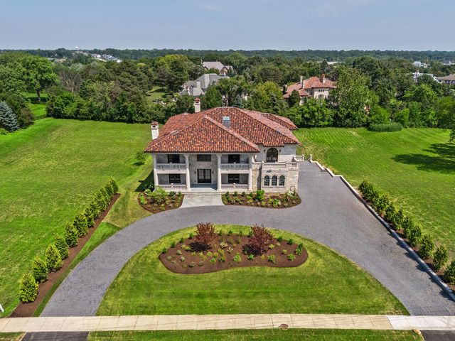 6413 S County Line Road, Burr Ridge, IL 60527
