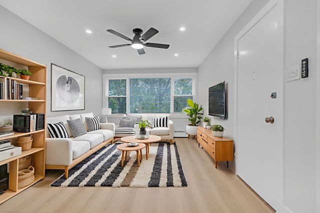 2712 W Balmoral Avenue 2E, Chicago, IL 60625