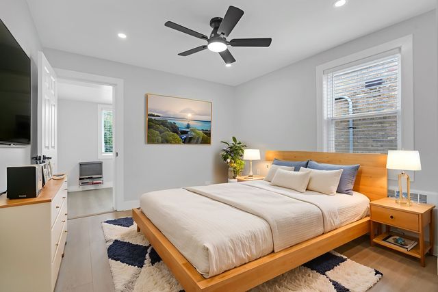 2712 W Balmoral Avenue 2E, Chicago, IL 60625