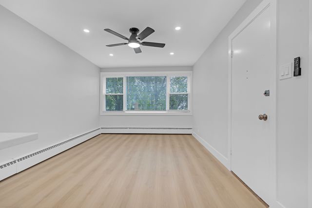 2712 W Balmoral Avenue 2E, Chicago, IL 60625