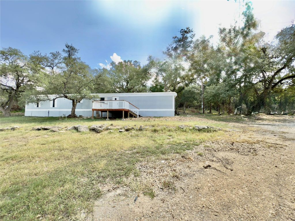 750 Oak MDWS, San Marcos, TX 78666