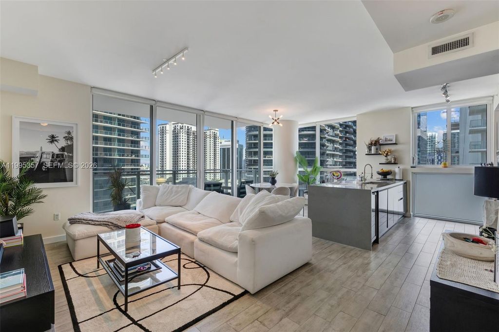 1080 Brickell Ave 1909, Miami, FL 33131