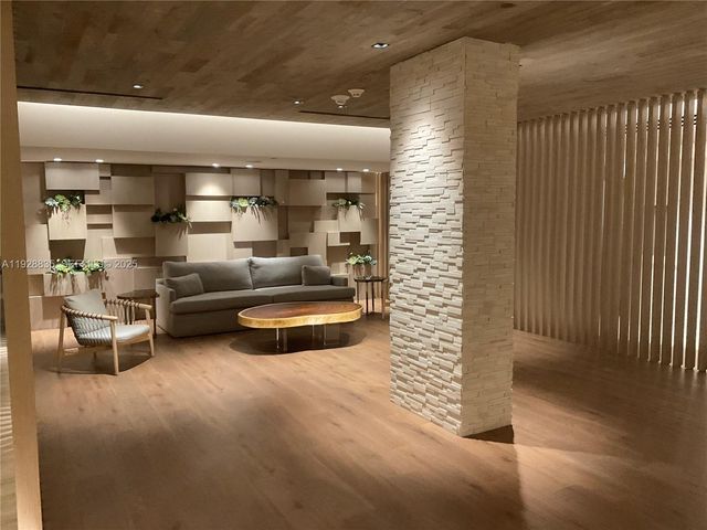 2301 Collins Ave 704, Miami Beach, FL 33139