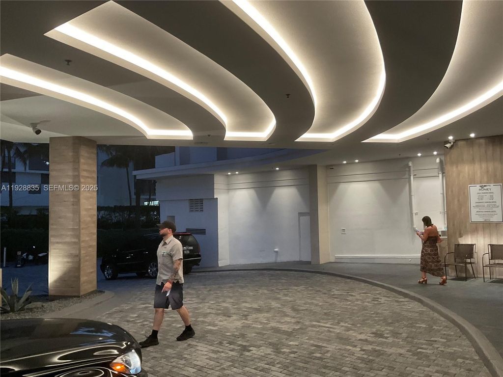 2301 Collins Ave 704, Miami Beach, FL 33139