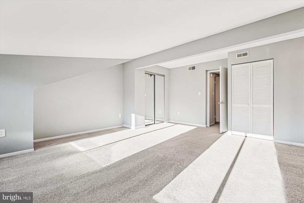 Image 16 of property listing at 10012 FOREST VIEW PL, Montgomery Village, MD 20886