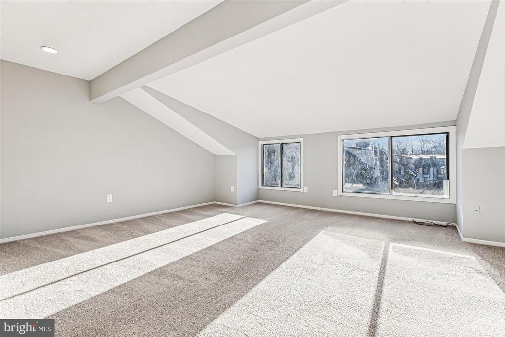 Image 17 of property listing at 10012 FOREST VIEW PL, Montgomery Village, MD 20886