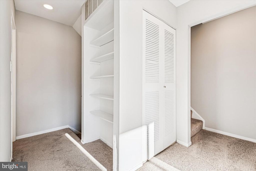 Image 18 of property listing at 10012 FOREST VIEW PL, Montgomery Village, MD 20886