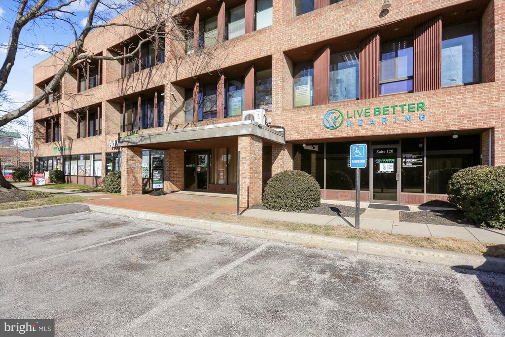 Image 29 of property listing at 10012 FOREST VIEW PL, Montgomery Village, MD 20886