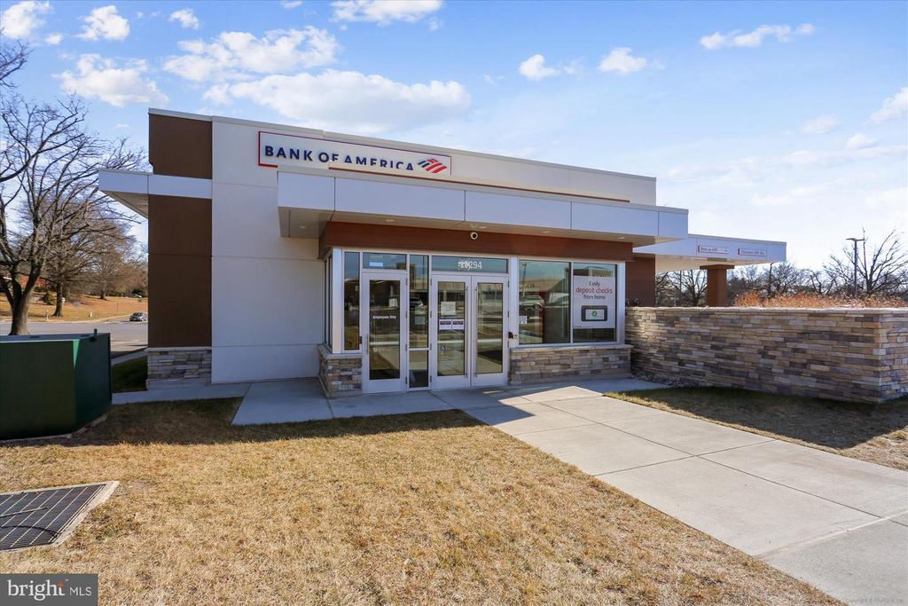 Image 36 of property listing at 10012 FOREST VIEW PL, Montgomery Village, MD 20886