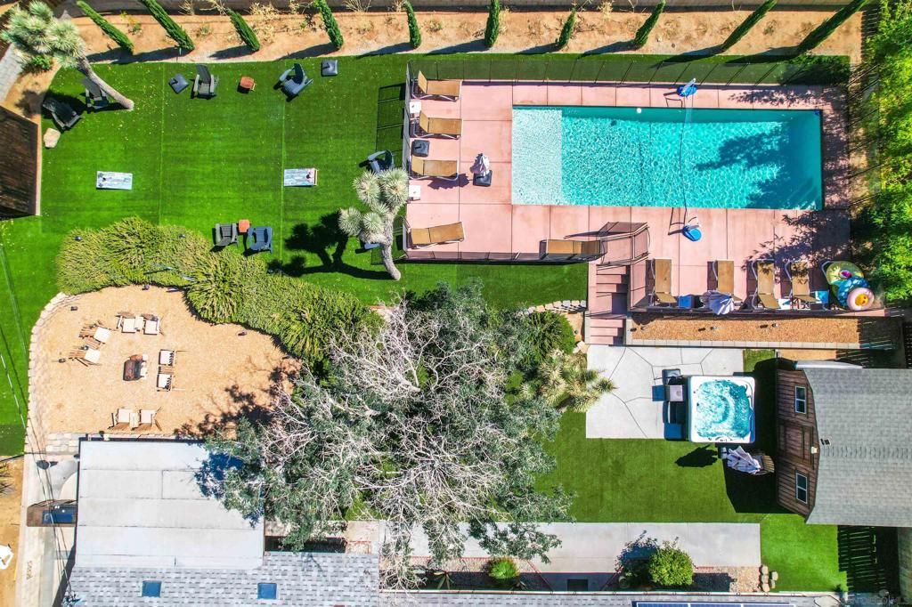 Image 1 of property listing at 60291 La Mirada Trl, Joshua Tree, CA 92252
