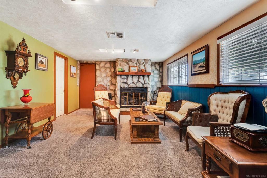 Image 17 of property listing at 60291 La Mirada Trl, Joshua Tree, CA 92252