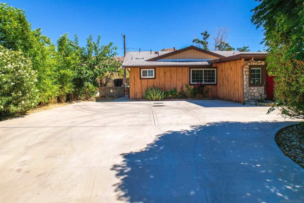Image 35 of property listing at 60291 La Mirada Trl, Joshua Tree, CA 92252