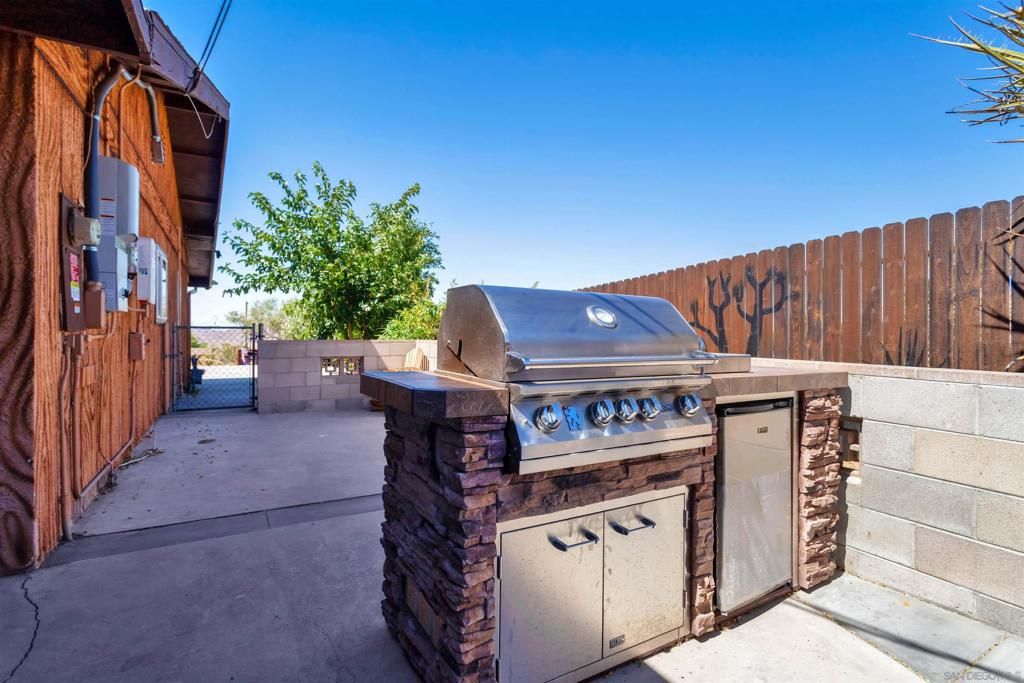 Image 47 of property listing at 60291 La Mirada Trl, Joshua Tree, CA 92252