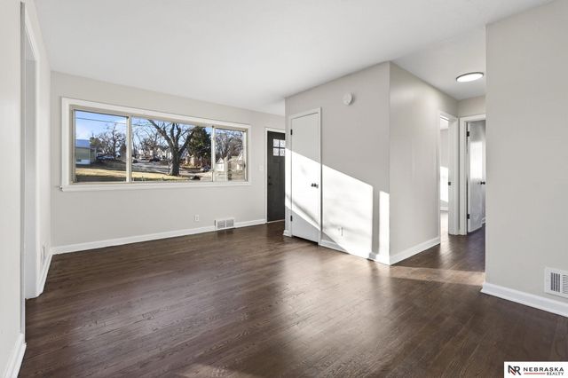 3818 Pinkney Street, Omaha, NE 68111