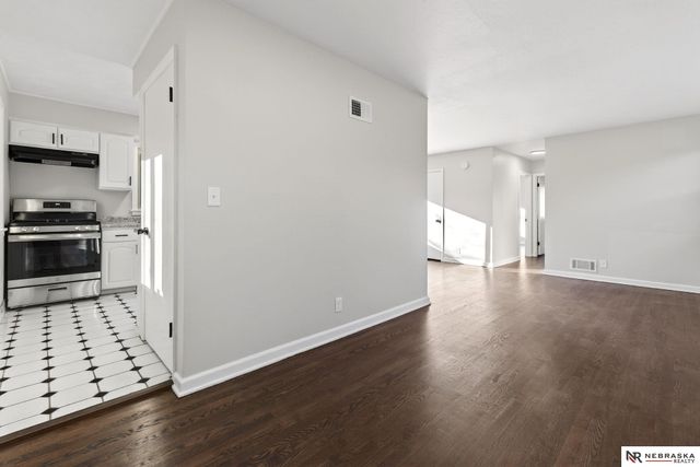 3818 Pinkney Street, Omaha, NE 68111