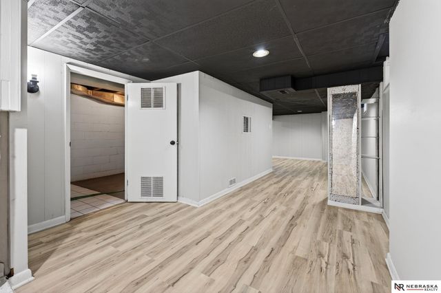 3818 Pinkney Street, Omaha, NE 68111