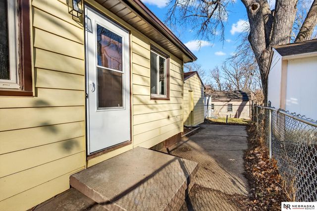 3818 Pinkney Street, Omaha, NE 68111