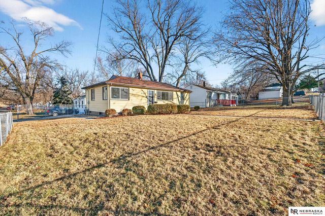 3818 Pinkney Street, Omaha, NE 68111