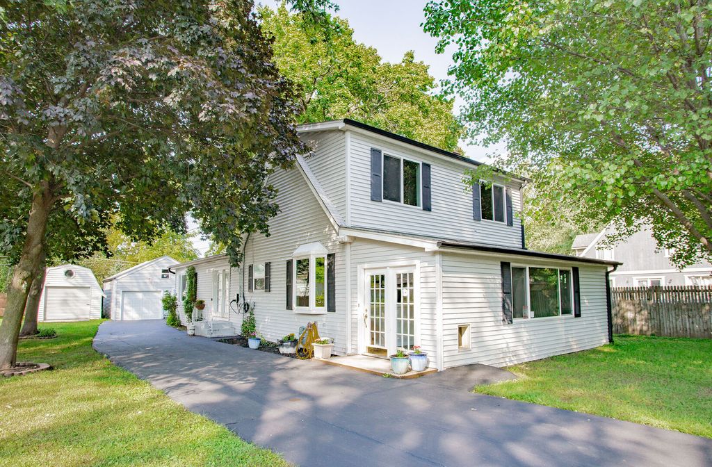 25076 W Edgar Avenue, Antioch, IL 60002