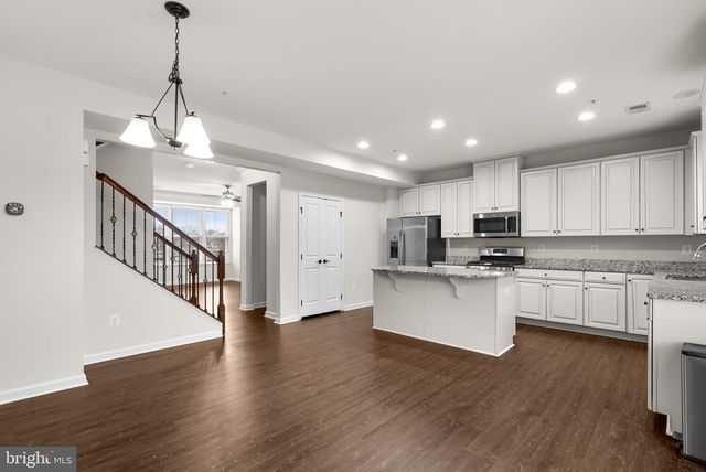 8286 HICKORY HOLLOW DR, Glen Burnie, MD 21060