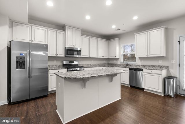 8286 HICKORY HOLLOW DR, Glen Burnie, MD 21060