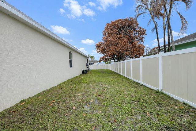 1040 SW Canary Terrace, Port St. Lucie, Port St Lucie, FL 34953