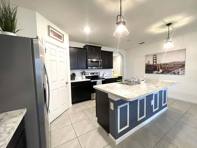 1040 SW Canary Terrace, Port St. Lucie, Port St Lucie, FL 34953