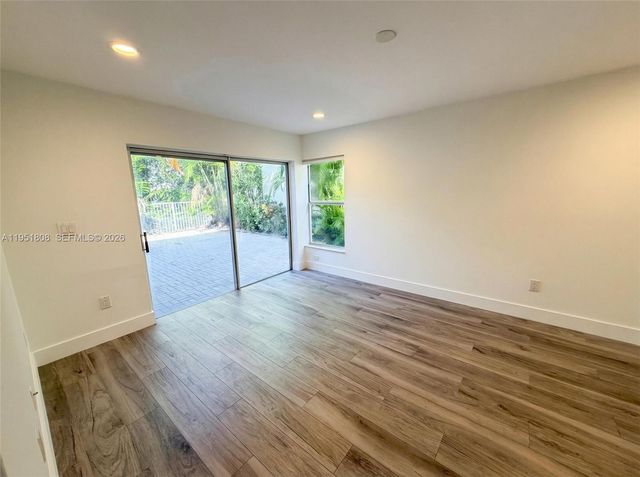 1145 W Lake St, Hollywood, FL 33019