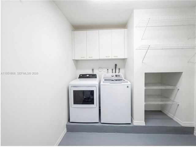 1145 W Lake St, Hollywood, FL 33019