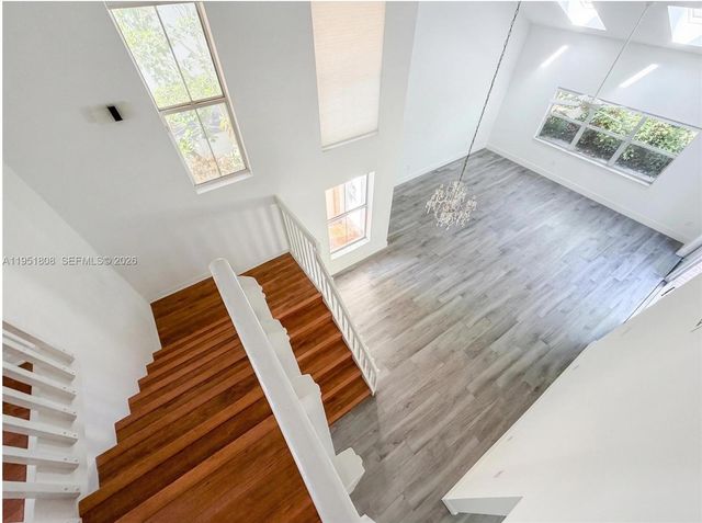 1145 W Lake St, Hollywood, FL 33019