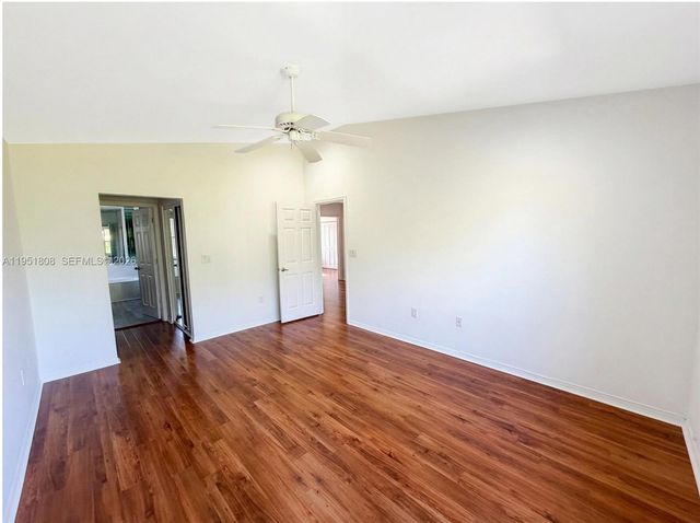 1145 W Lake St, Hollywood, FL 33019