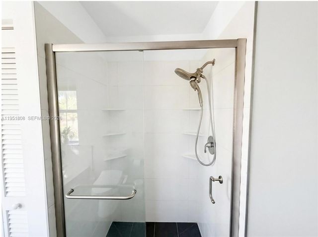 1145 W Lake St, Hollywood, FL 33019