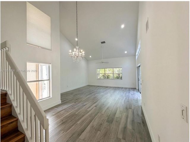 1145 W Lake St, Hollywood, FL 33019