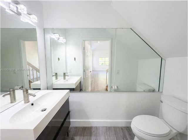 1145 W Lake St, Hollywood, FL 33019